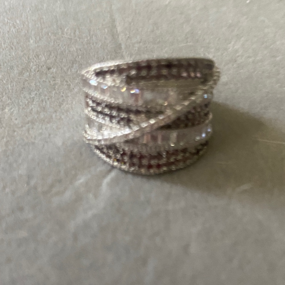 Elegant Silver Women's Ring